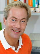 Dr.  Martin Meister